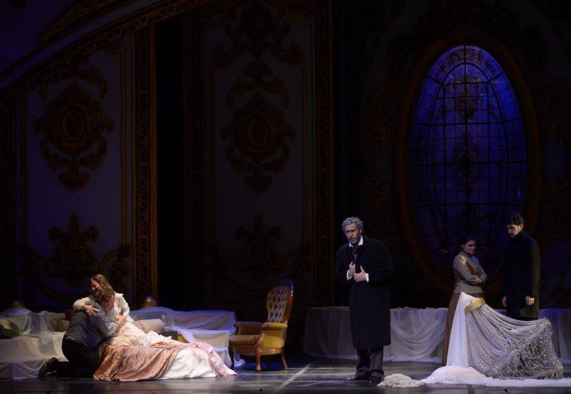 Escena Acto Final de La Traviata, Verdi. Teatro Lírico del Centro del Conocimiento, Argentina. 